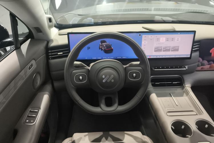 Used IM LS6 2026 Model Range-Extending 66 Max+ Steering Wheel