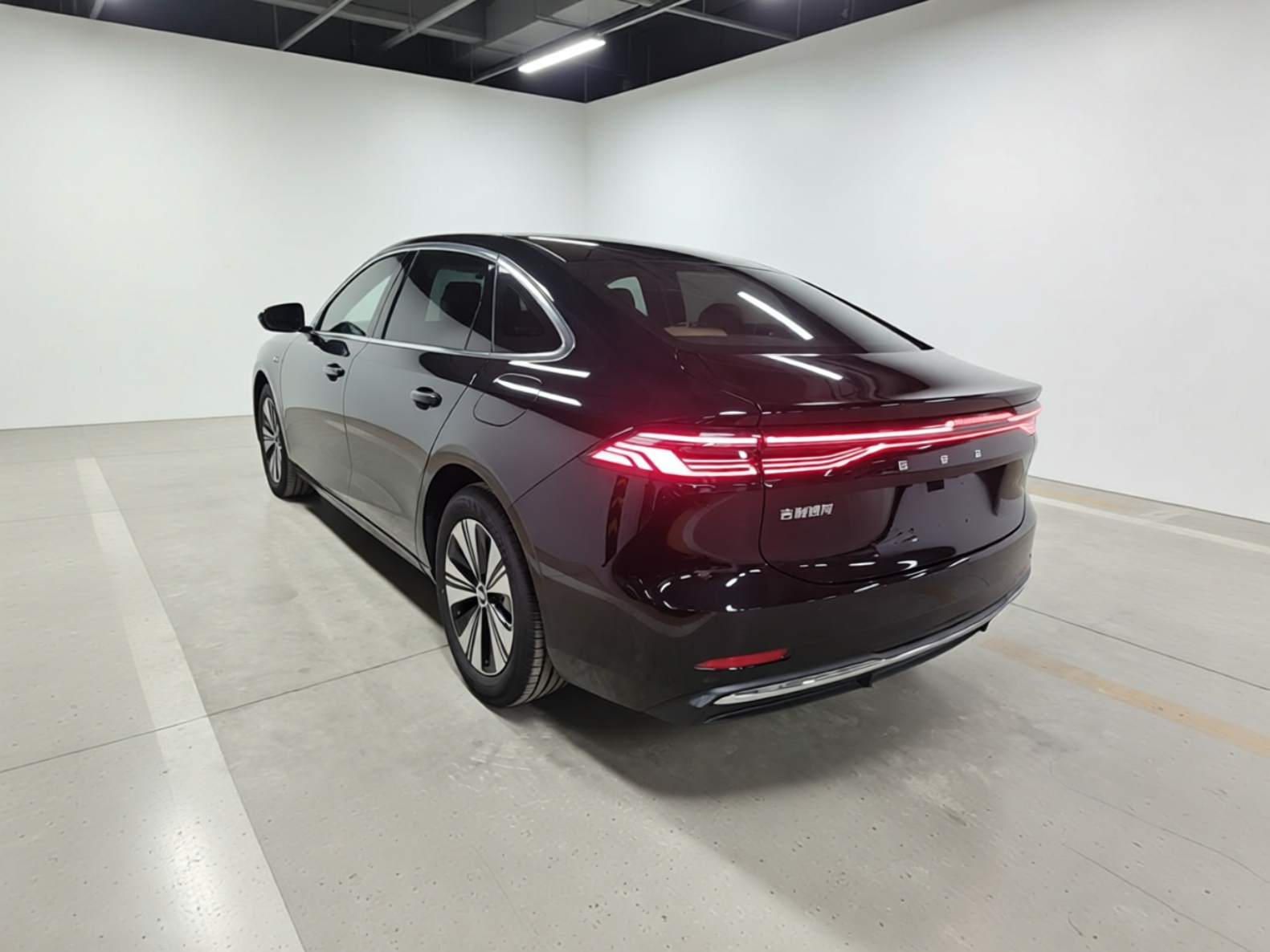 Geely Galaxy A7 2025 Model EM-i 150km Prestige Edition — снимка 4