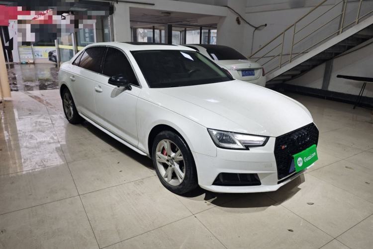 Used Audi A4L 2017 40 TFSI Ambition Edition
