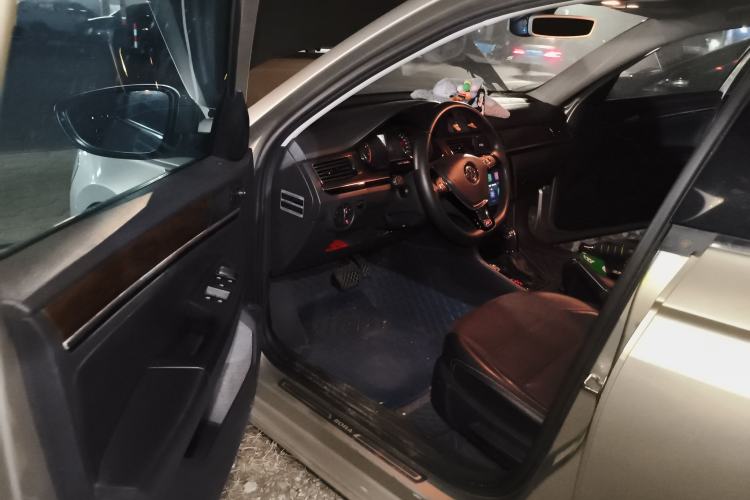 Used Volkswagen Bora 2016 230TSI DSG Luxury Version
