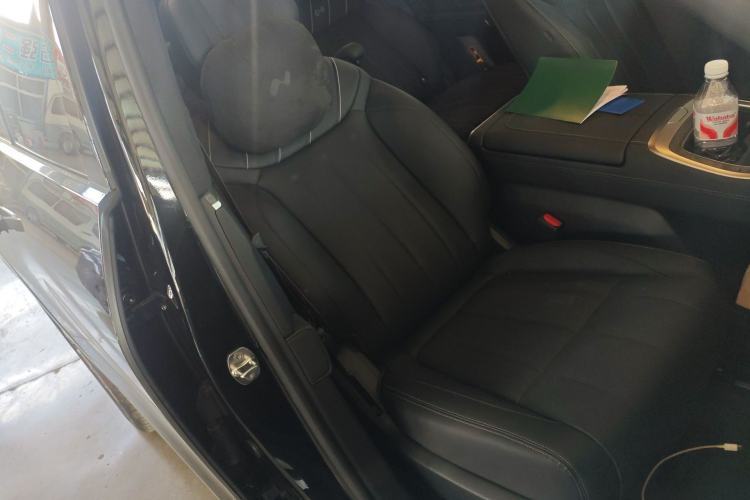 Used ONVO Luxeed L90 2025 Model—Max Six-Seater Version Right Front Seat