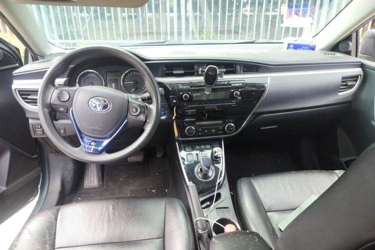 Used Toyota Corolla 2016 Dual-Engine 1.8L E-CVT Leading Edition Center Console