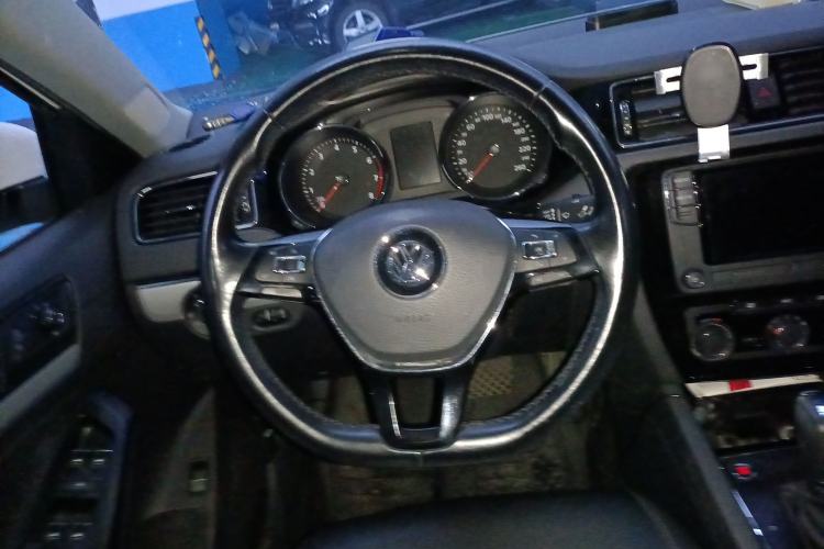 Used Volkswagen Sagitar 2018 1.6L Automatic Comfort Model Steering Wheel