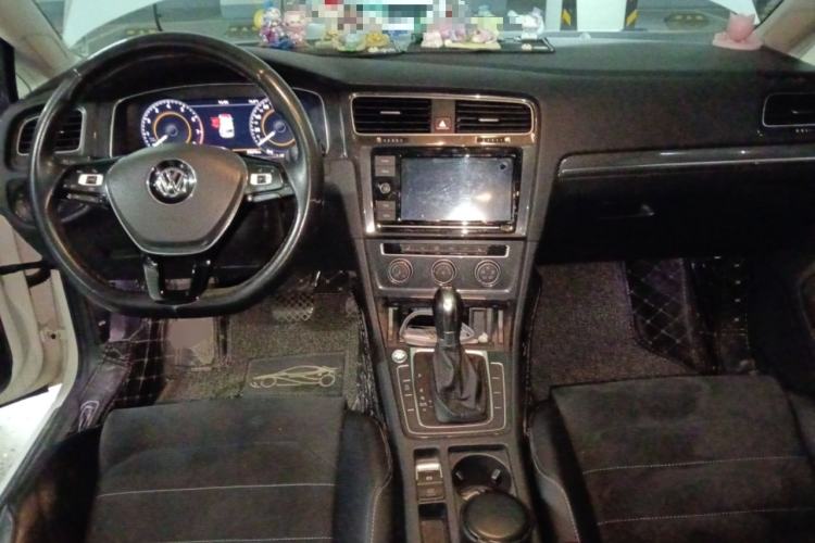 Used Volkswagen Golf 2019 280TSI DSG Luxury Version China VI Standard Center Console