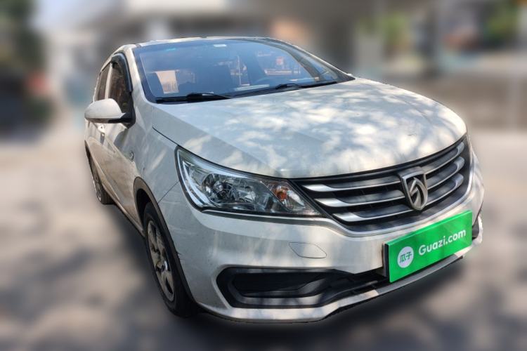 Used Baojun 310 2016 1.2L manual Comfort trim level
