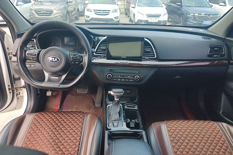 Used Kia K4 2017 1.6T Automatic T-DLX Turbo Center Console