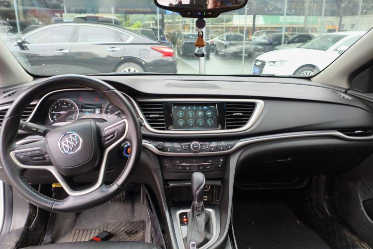 Used Buick GT 2019 18T Automatic Connected Elite Model China VI Standard Center Console