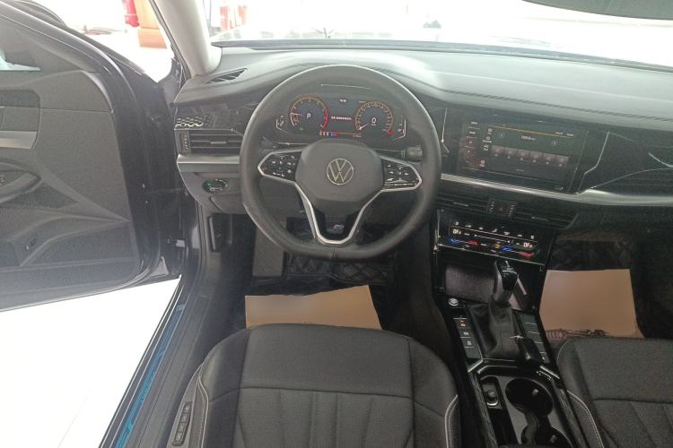Used Volkswagen Passat 2024 330TSI Elite Edition Steering Wheel