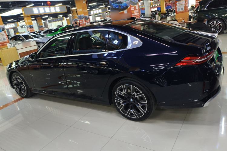 Used BMW 5 Series 2025 530Li Luxury Edition M Sport Package
