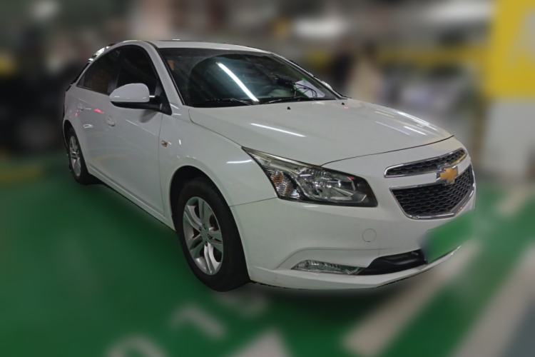 Used Chevrolet Cruze 2015 1.5L Classic SE AT Front Right 45 Deg