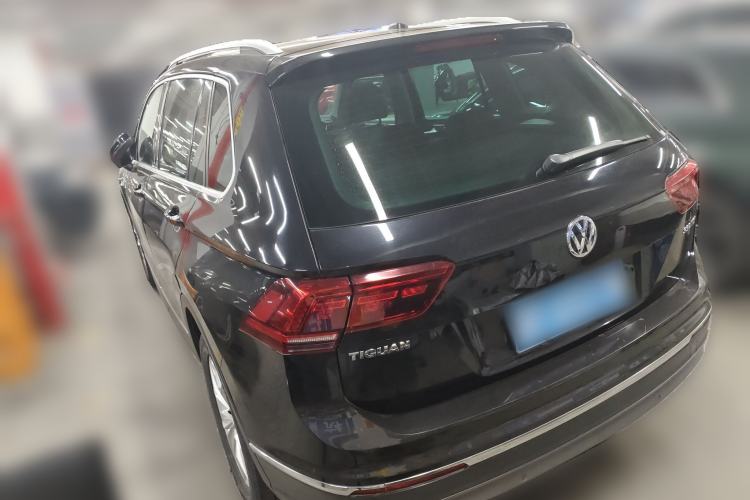 Used Volkswagen Tiguan 2018 330TSI All-Wheel-Drive Innovation Model Rear Left 45 Deg