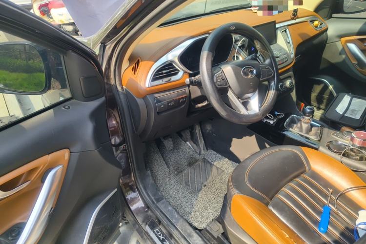 Used Soueast DX7 2015 1.5T Manual Luxury Model
