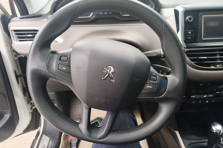 Used Peugeot 2008 2014 1.6L Automatic Fashion Edition Steering Wheel