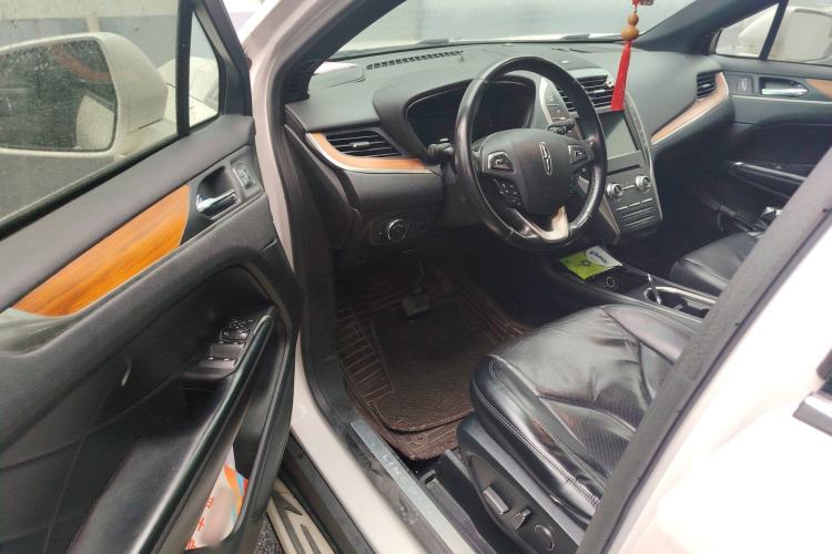 Used Lincoln MKC 2017 2.0T Two-Wheel-Drive Luxury Edition Driver Seat