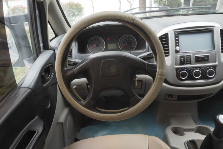 Used FORTHING Lingzhi 2015 M3 1.6L 7-Seater Luxury Model
