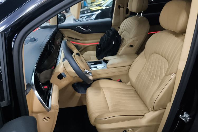 Used VOYAH Dream 2024 PHEV Ultra-Long Range Flagship Edition
