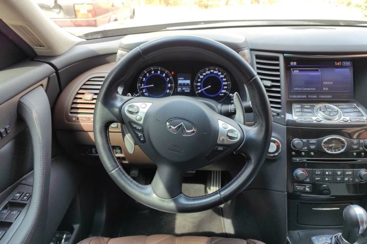 Used Infiniti QX70 2013 3.7L Supreme Edition
