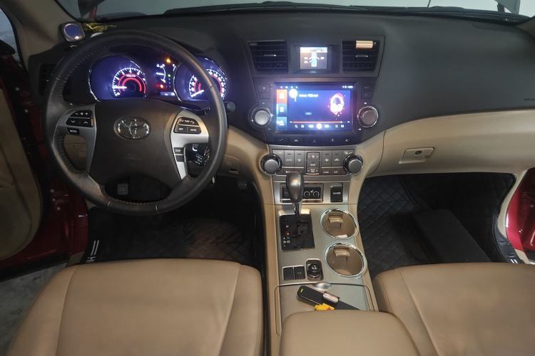 Used Toyota Highlander 2012 2.7L Two-Wheel Drive 7-Seater Luxury Edition
