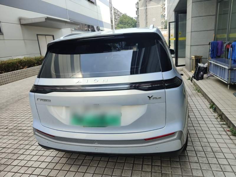 Used AION Y 2023 Younger Star Edition — 5