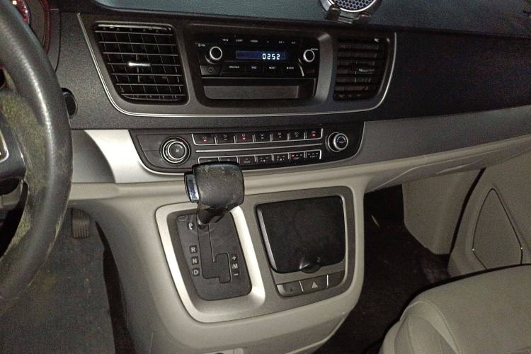 Used SAIC MAXUS G10 2014 2.0T Automatic Elite Edition
