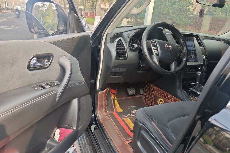 Used Nissan Patrol 2018 4.0L LinkedIn Edition Driver Seat