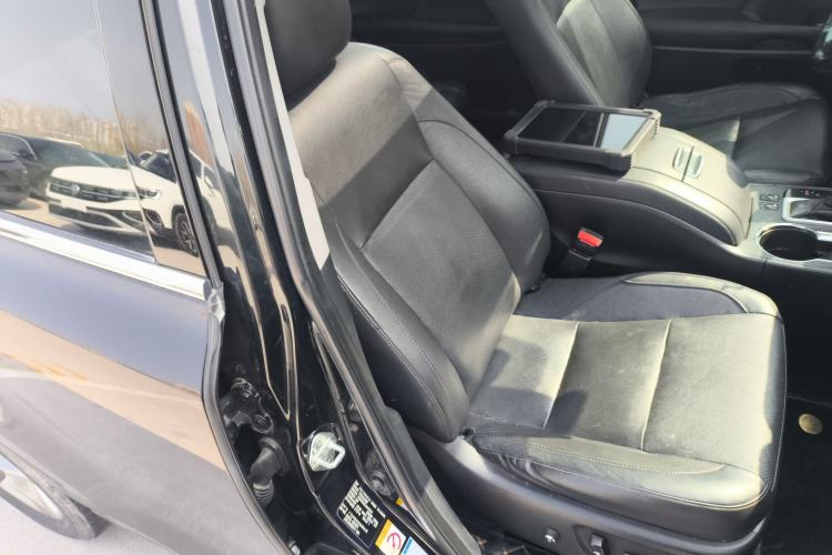 Used Toyota Highlander 2018 2.0T Four-Wheel Drive Luxury Version 7 Seats China VI Standard