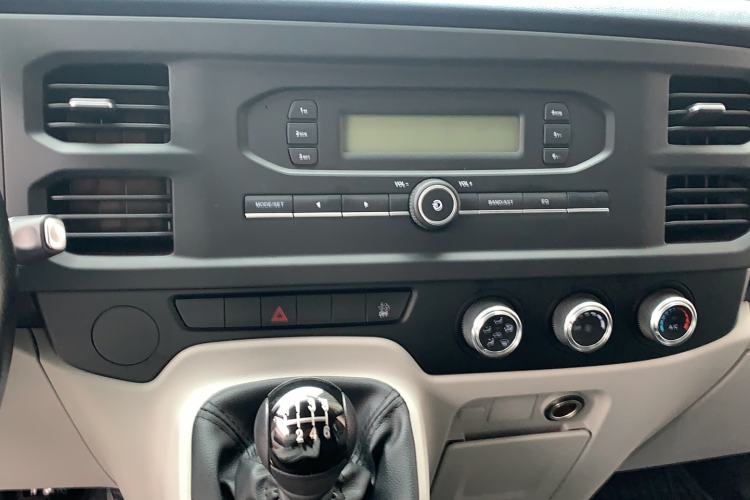 Used JMC Fushun 2025 2.0T 6MT Diesel Mid-Range Business-Class 9-Seater (Non-Commercial)
