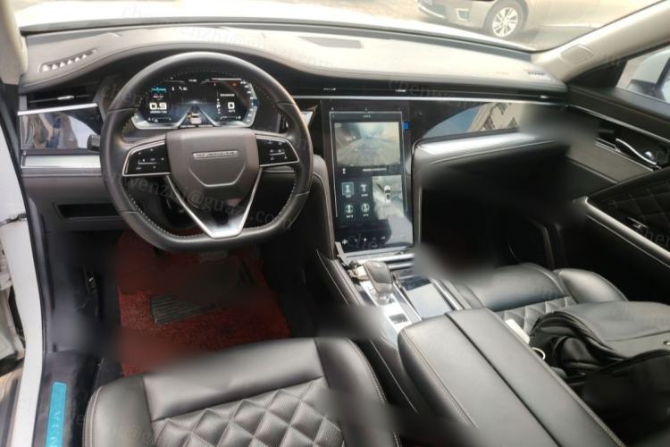 Used Venucia Star 2020 260T Automatic 48V Mild Hybrid Turbocharged Starry Edition Center Console