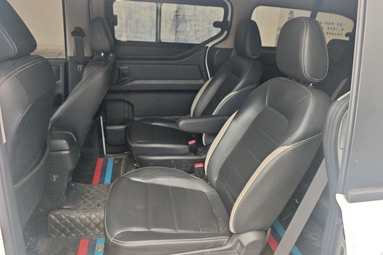 Used Wuling Zhengcheng 2021 1.5T Manual Luxury Version Left Rear Seat
