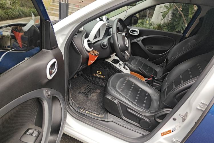 Used smart forfour 2018 0.9T 66 kW Pioneer Edition