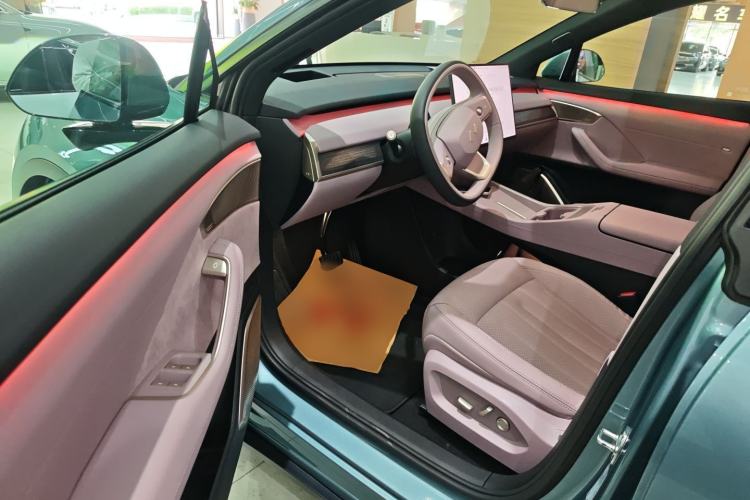 Used ONVO L60 2024 60 kWh All-Wheel Drive