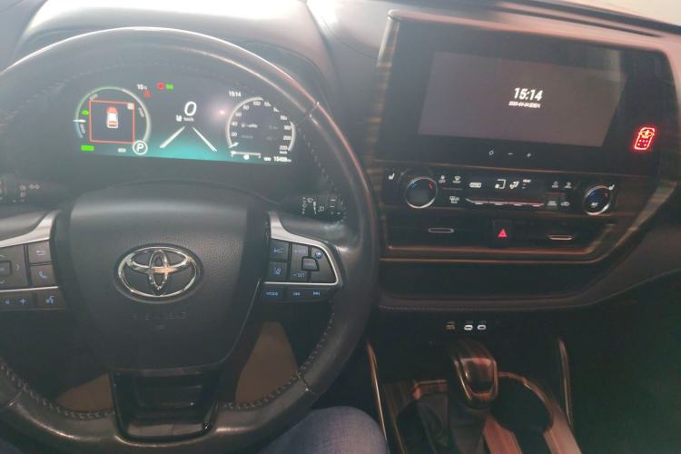 Used Toyota Highlander 2024 2.5L Smart Electric Hybrid Dual-Motor Two-Wheel Drive Luxury Version 7 Seats Center Console