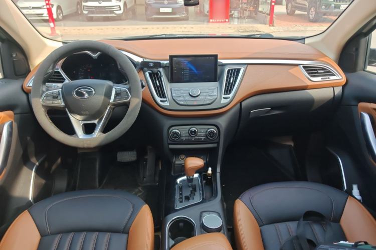 Used Soueast DX7 2015 1.5T Automatic Prestige Model
