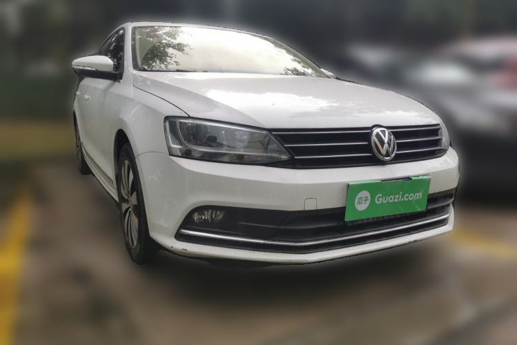 Used Volkswagen Sagitar 2017 230TSI Automatic Comfort Version Front Right 45 Deg