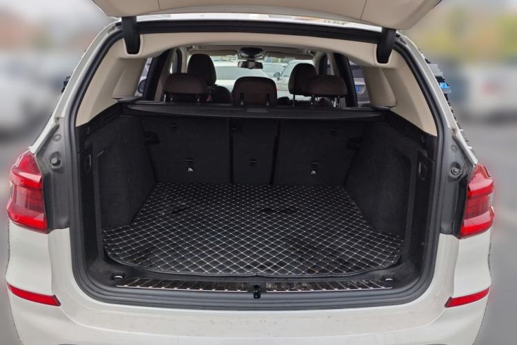 Used BMW X3 2018 xDrive28i Luxury Package China VI Emission Standard Trunk