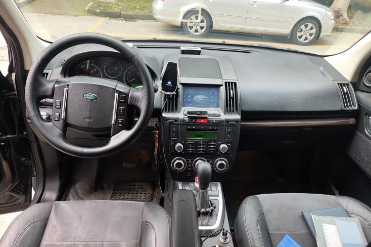 Used Land Rover Freelander 2 2011 2.2T SD4 SE Diesel Edition Center Console