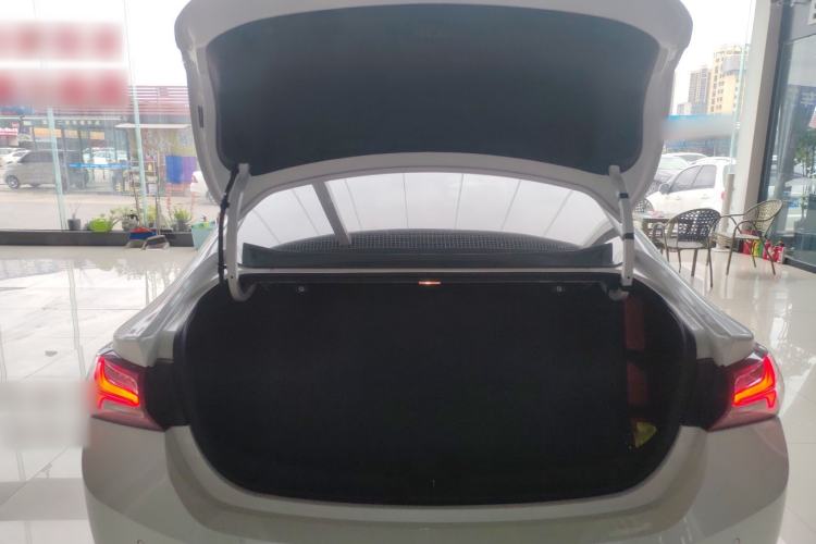 Used Chevrolet Malibu XL 2021 535T Automatic Sport Edition Trunk