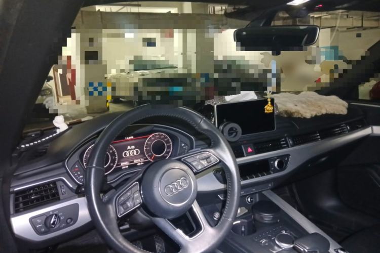 Used Audi A5 2017 Cabriolet 40 TFSI Fashion Model Center Console