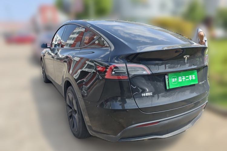 Used Tesla Model Y 2023 Long-Range All-Wheel-Drive Version
