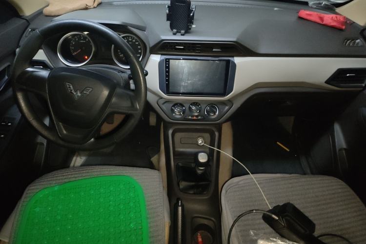 Used Wuling Hongguang 2019 1.5L S Standard Version China VI LAR
