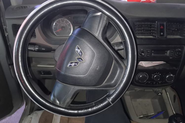 Used Wuling Rongguang V 2019 1.5L Window-Sealed Utility Model China VI LAR Steering Wheel