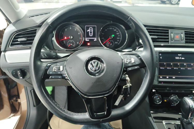Used Volkswagen Lamando 2018 280TSI DSG Comfort Edition Steering Wheel