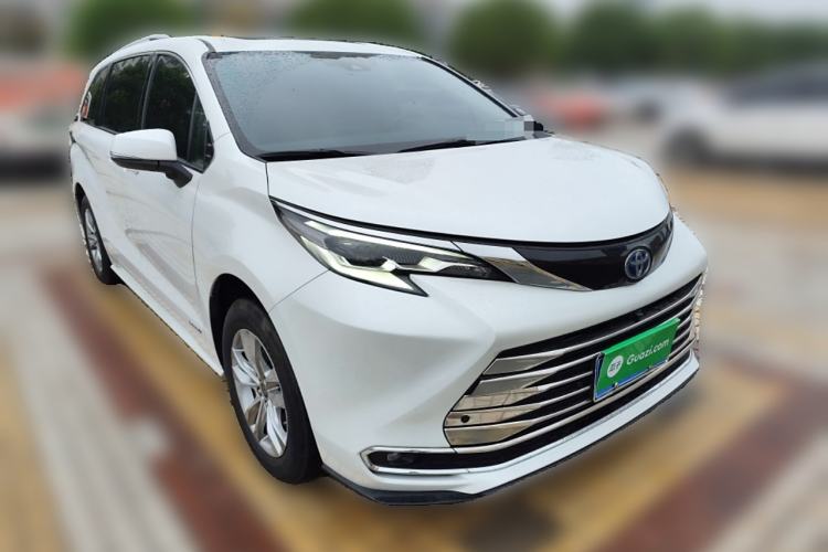 Used Toyota SIENNA 2023 2.5L Hybrid Comfort Edition Front Right 45 Deg