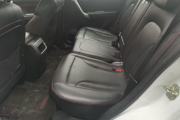 Used Haval H6 2015 Revised Version Sport Edition 1.5T Manual Transmission Two-Wheel Drive Elite Grade
