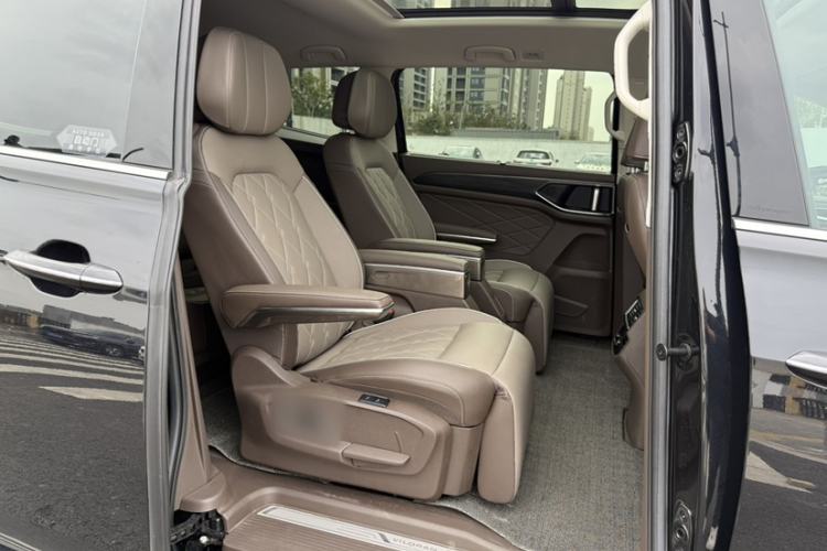 Used Volkswagen Viloran 2024 380TSI Premium Edition Interior 12