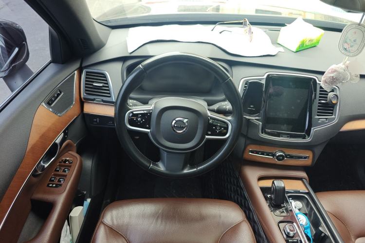 Used Volvo XC90 2021 B5 SmartDrive Luxury Edition 7 Seats Steering Wheel