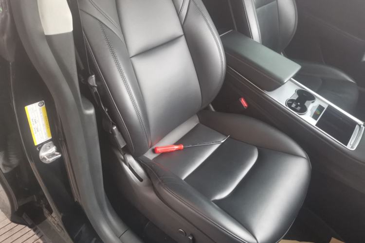 Used Tesla Model Y 2021 Long-Range All-Wheel-Drive Version Right Front Seat