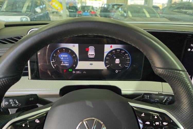 Used Volkswagen Tavendor 2023 380TSI All-Wheel Drive R-Line Journey Edition Interior 9