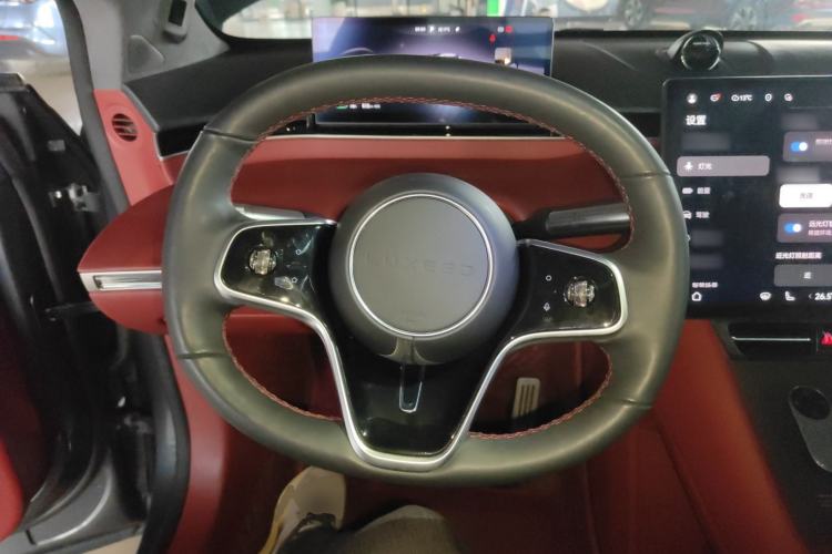 Used Hima Luxeed R7 2024 All-Electric 802 km Max Steering Wheel