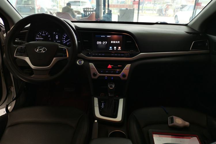 Used Hyundai Elantra (6th Generation / Lingdong) 2016 1.6L Automatic ZhiXuan – Elite Version Center Console